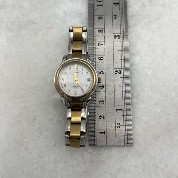 Timex Gold & Silver Watch - Picture 6 of 6